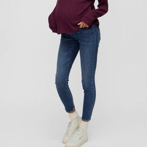NWOT Branch + Twig by Motherhood Maternity Jeans